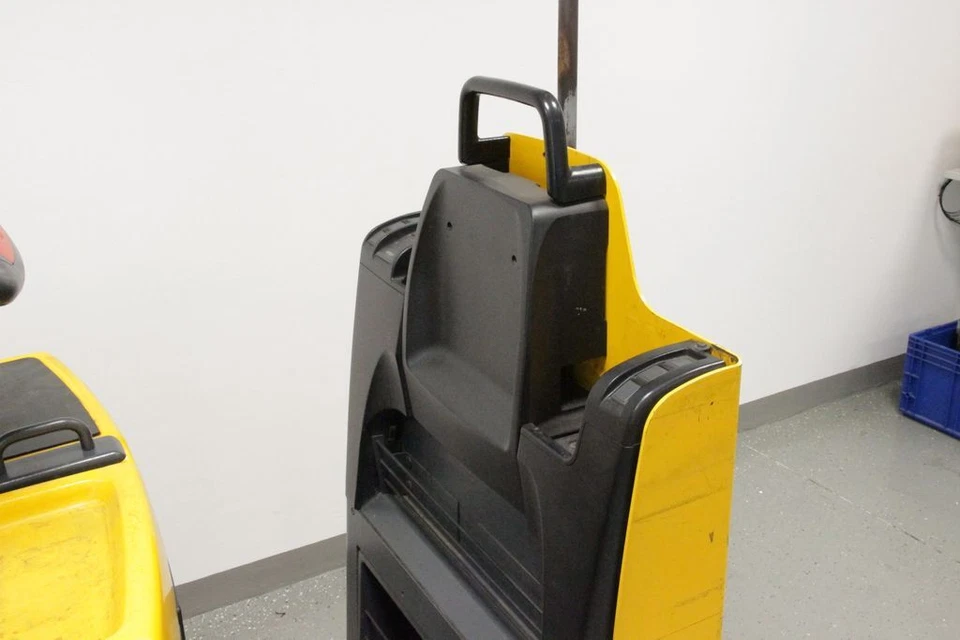 Jungheinrich EZS 330 Elektro-Schlepper bis 3.000kg BJ 2006 23.908 h - Bild 4 von 4