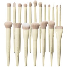 Buttery Blends Brush Set 18Pcs Face Eye Makeup Brushes Set labeled