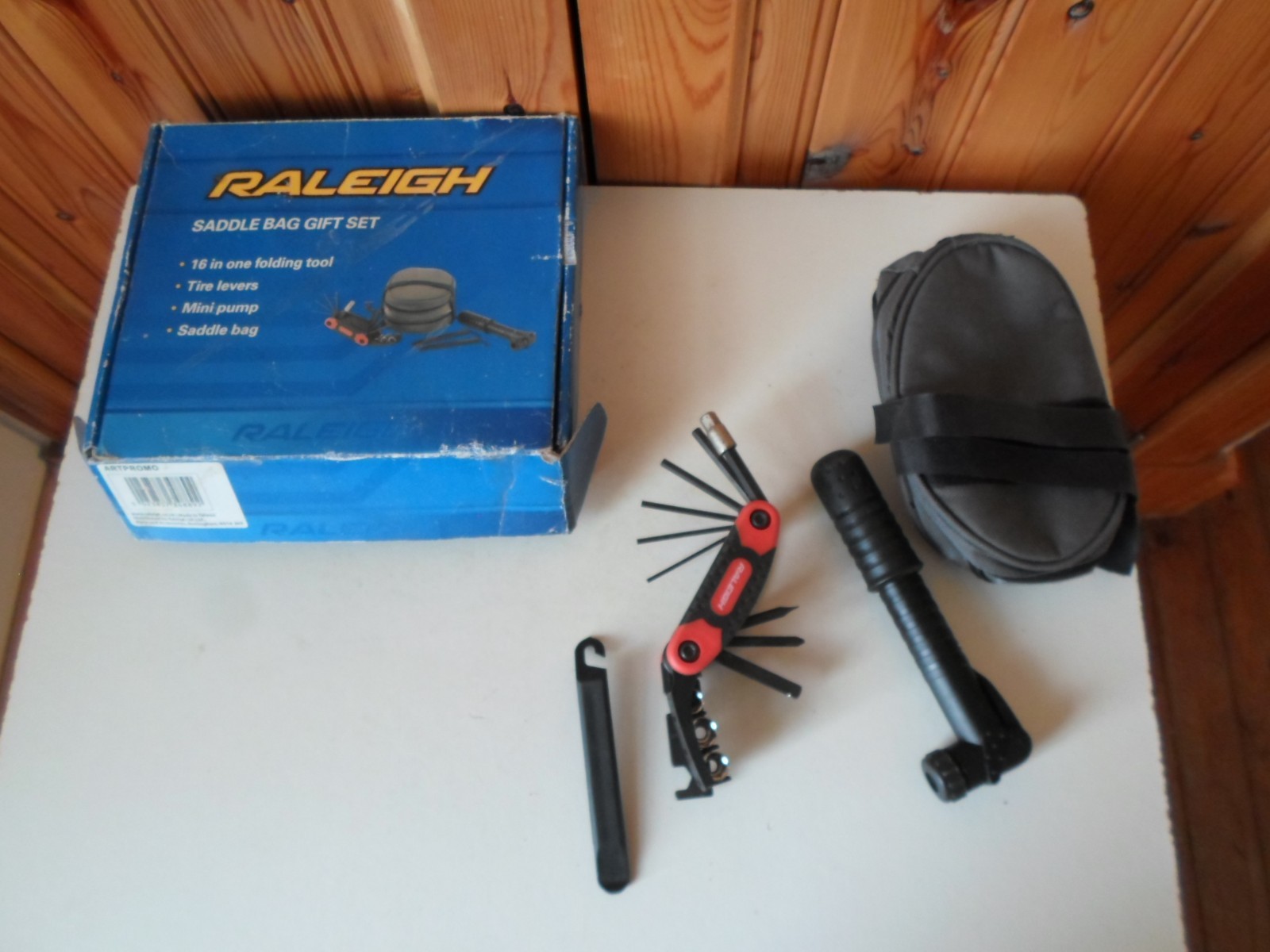 Collectors Raleigh Saddle Bag  Gift Set  Saddlebag Folding  Tool Pump Tyre Lever