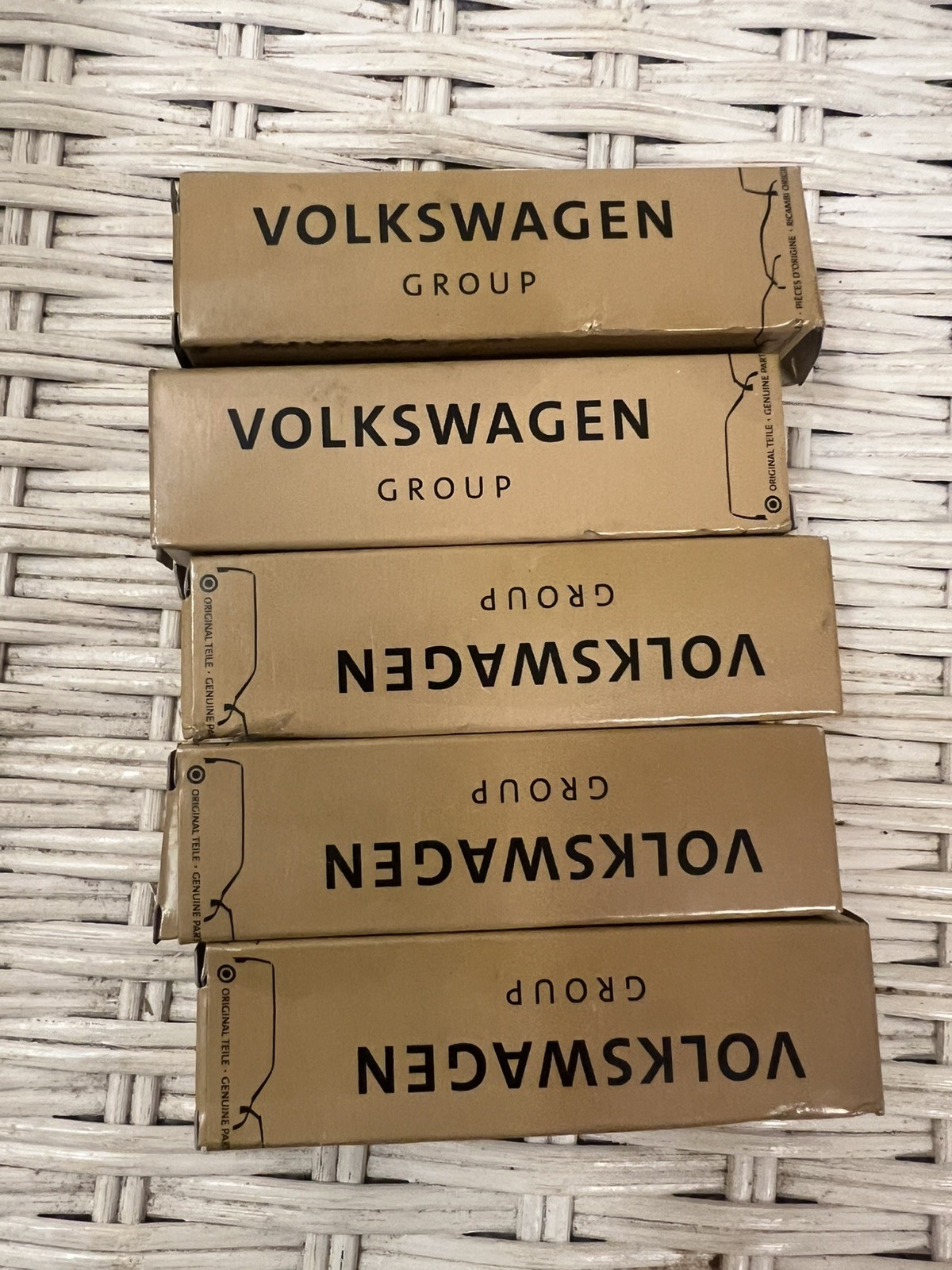 Genuine Volkswagen Spark Plug 101-905-600-C SETOF 5 PCS