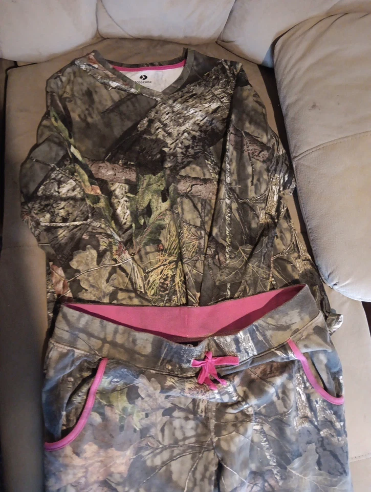 Mossy Oak Women's XXL Shirt, XL Pants Camouflage Green - Image 2 of 4