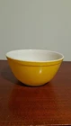 Pyrex Vintage 402 Primary Color Yellow 1 1/2 Quart Mixing Serving Bowl