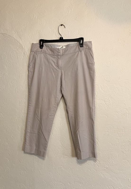 Old Navy Women's Size 10 w32 Beige Low Rise Capri Chino Pants