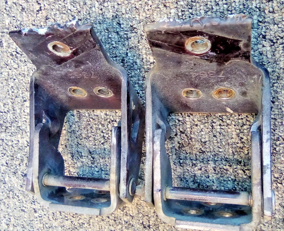 1977-92 Cadillac Fleetwood Pair Front Upper Door Hinge OEM FC-44DG - Image 3 of 4