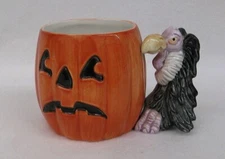 FITZ AND FLOYD HALLOWEEN MUG PUMPKIN WITH VULTURE HANDLE