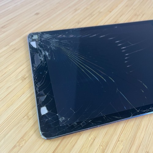 Apple iPad Pro 1st Gen, 9.7-inch, 32GB, Wi-Fi + Cellular - Space Grey - CRACKED - Picture 14 of 23