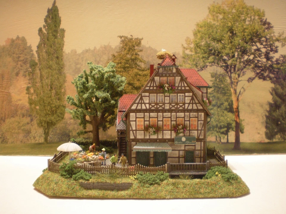 HO Diorama HO 1:87 Half-Timbered House Flower Shop Nursery Patinated Illuminated - Image 4 of 4
