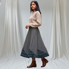 VTG Womens Wool Midi Skirt 28 Waist 31 Length Gray Checkered Hem Lined 1970s Med