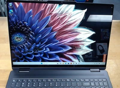 Lenovo Yoga 7 2-in-1 16IML9 16'' Touchscreen Laptop Excellent Condition