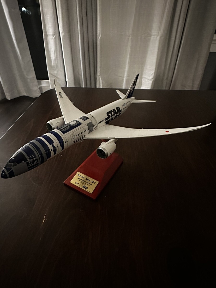 Boeing 787-9 R2-D2 Star Wars ANA Model 1:200 Scale NH20092 | eBay