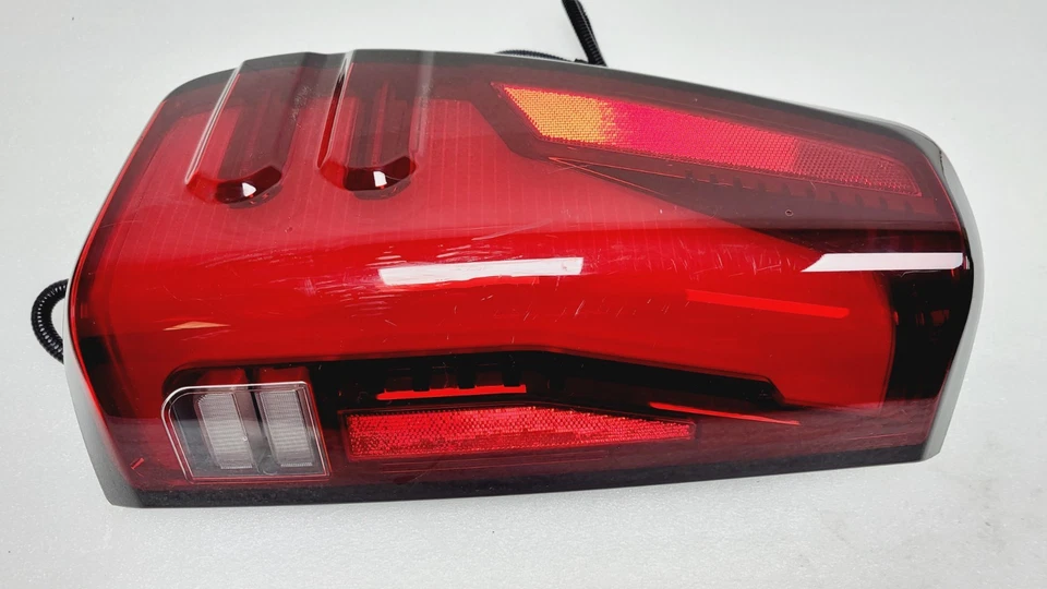 24-25 GMC Sierra 2500HD Denali Right Full LED Tail Light Lamp Assembly 86579980 - Image 2 of 4