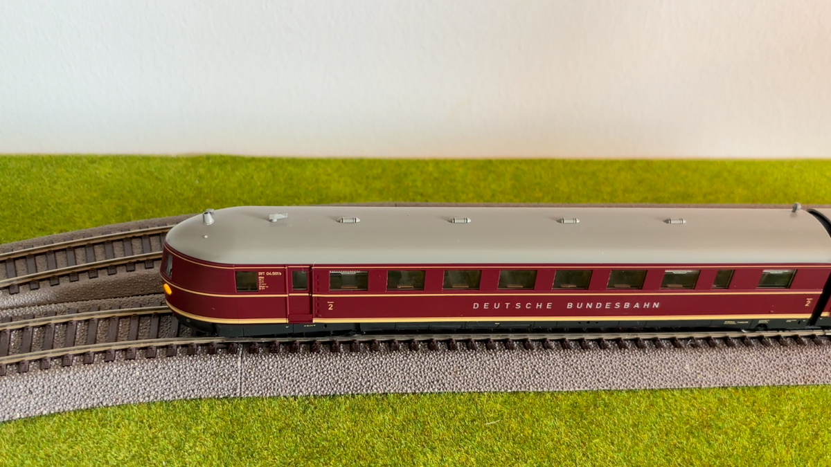 Trix H0 22025 Schnelltriebwagen Baureihe SVT 04 der DB | Digital