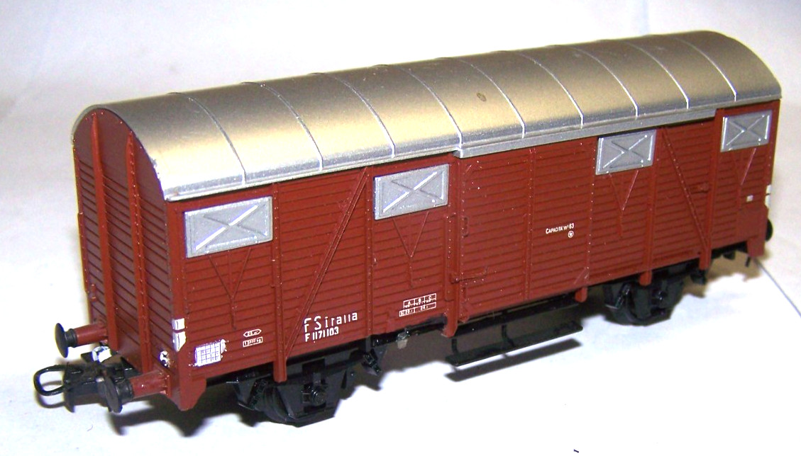 Carro chiuso 2 assi FS della LIMA ITALY: molto molto buono (CML39)
