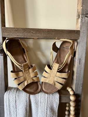 NWOT Earth Origins Laney Leather Sling Back Sandals in yellow Size 9