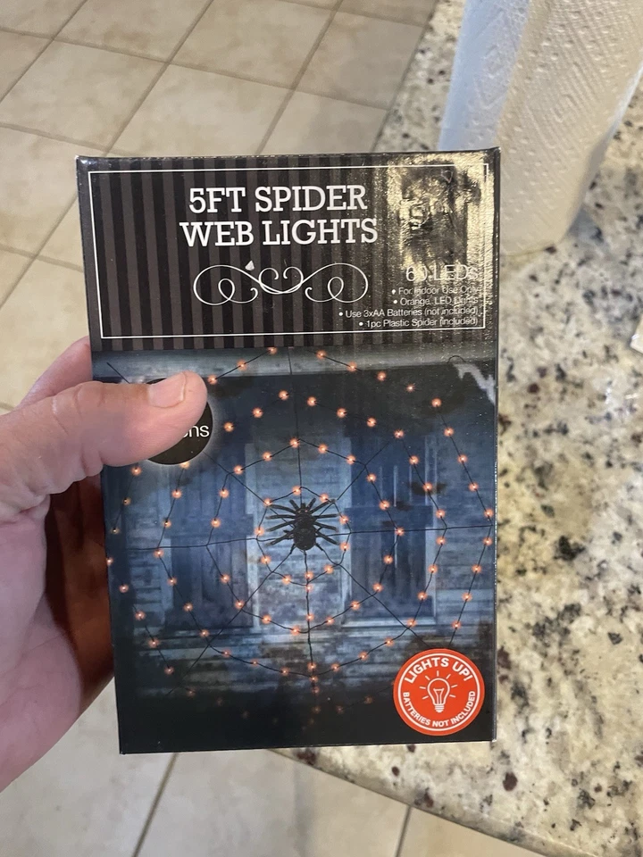 Cadena de luces de tela de araña de Halloween de 5 pies con araña 60 LED 8 funciones interiores Foto 2 de 4