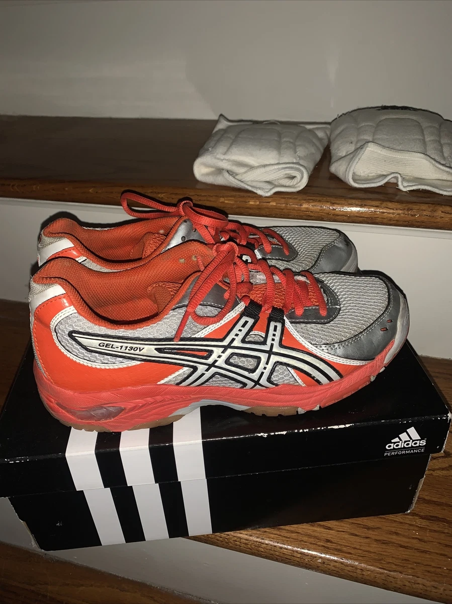 Volleyball shoes and knee pads sale