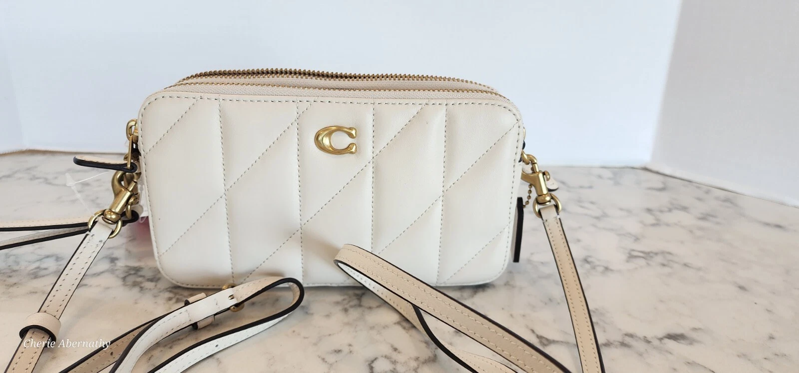 Borsa a tracolla Coach cm531 Kira nuova con cuscino trapuntato $295 GESSO