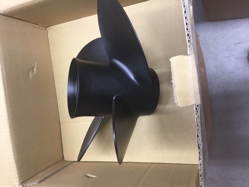 Volvo Propeller Four Blade 3587517 14.75 X 15 Right Hand - Picture 2 of 3