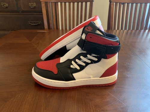 Nike Womens Air Jordan 1 Retro Nova XX 