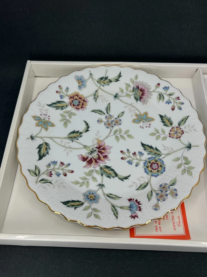 "Plato para pasteles Andrea by Sadek de 10"" con patrón floral de Buckingham para servidor de pasteles a juego" Foto 3 de 4