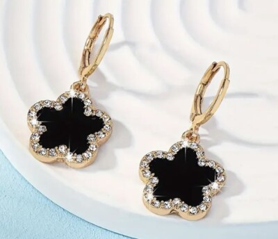 BLOSSOM BLUME OHRSTECKER OHRRINGE OHRHÄNGER SPORTLICH ELEGANT ZIRKONIAKRANZ EDEL