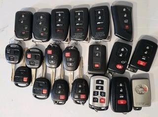 Lot of 20 Keyless Entry Remote Key Fobs Lexus & Toyota #18