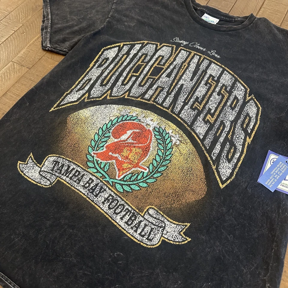 Новый с Ярлыками '47 x Stoney Clover Lane Tampa Bay Buccaneers блестящая рубашка Sz женщин большой - Изображение 2 из 4