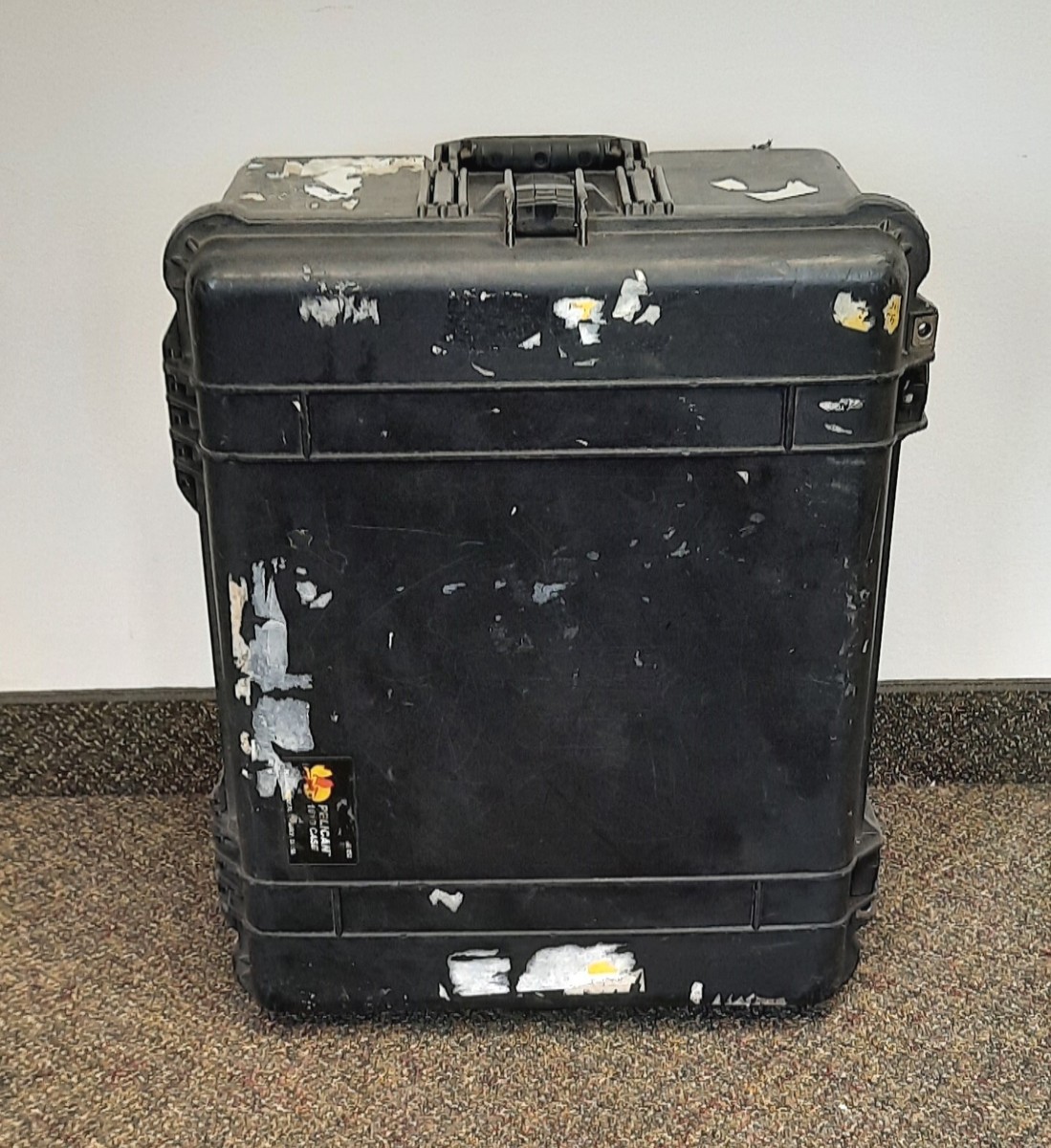 Pelican 1610 Watertight Protector Case, Interior Dimensions: 21.8