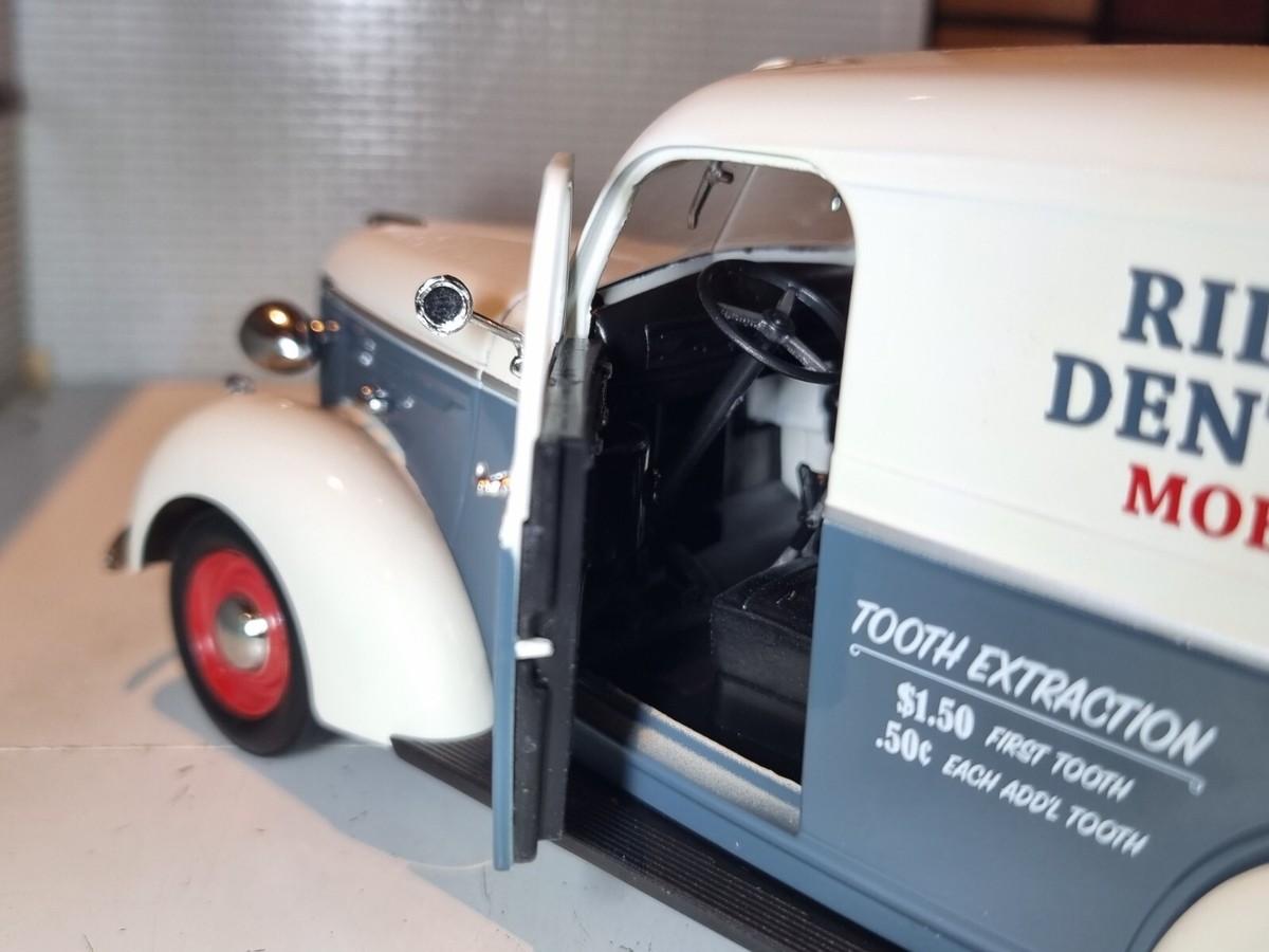 Krispy Kreme 1939 Chevrolet トラック s-l400.jpg
