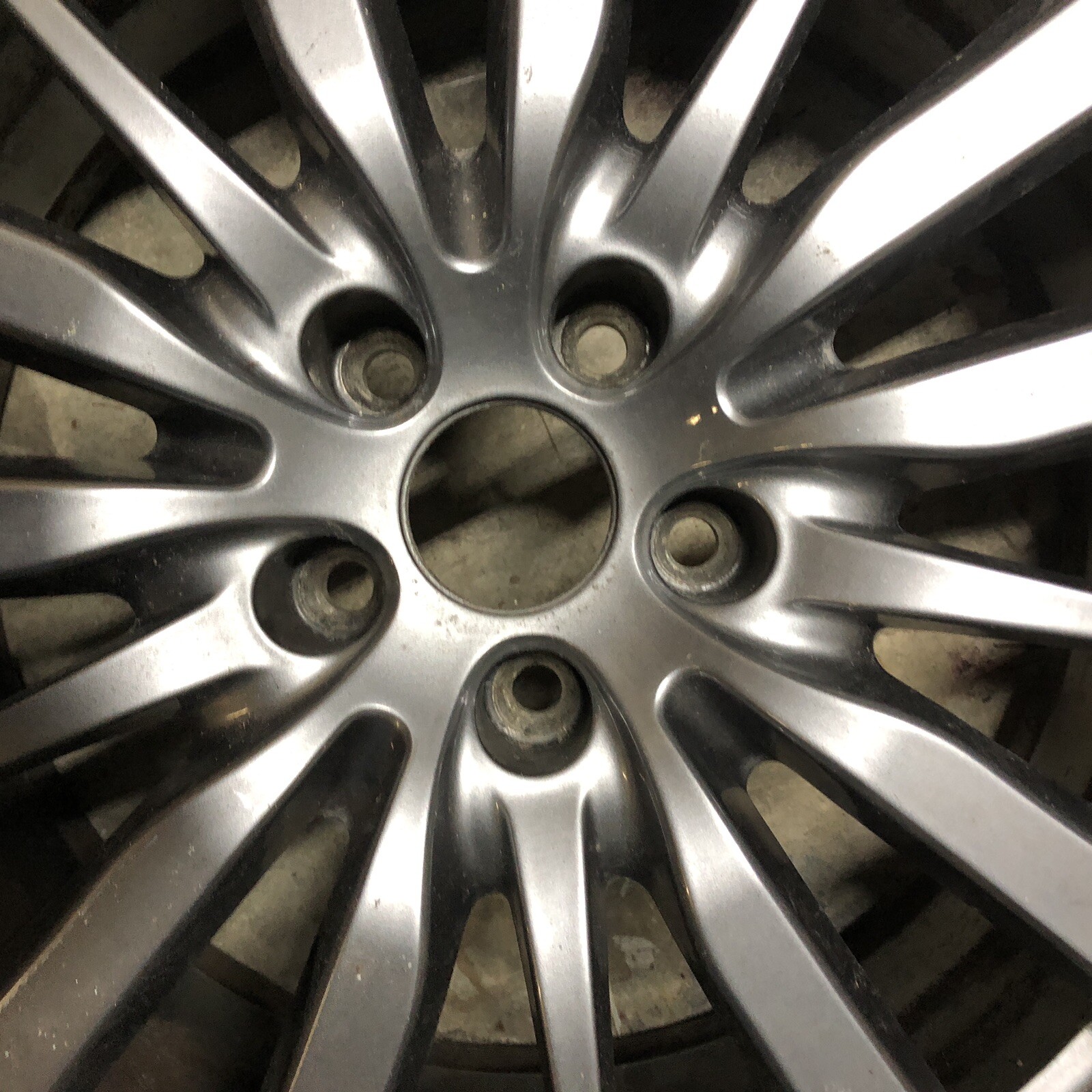 Maserati Ghibli OUTER Wheel P/N 670016852