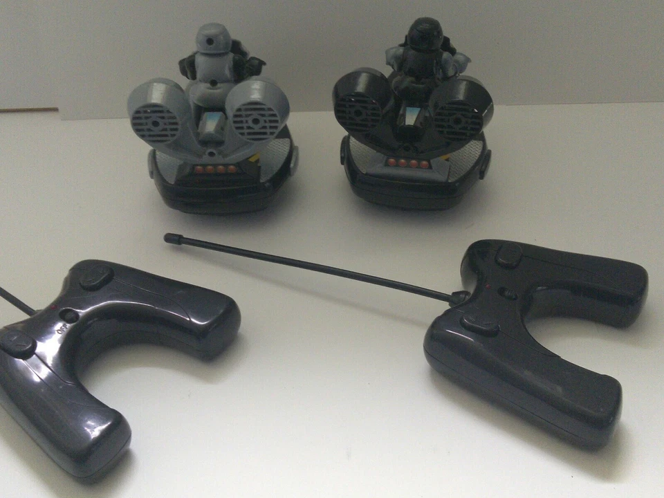 Two-Player Battle Game Remote Control Motorcycle / Bumper Car, Ready To Run  - Image 3 of 4