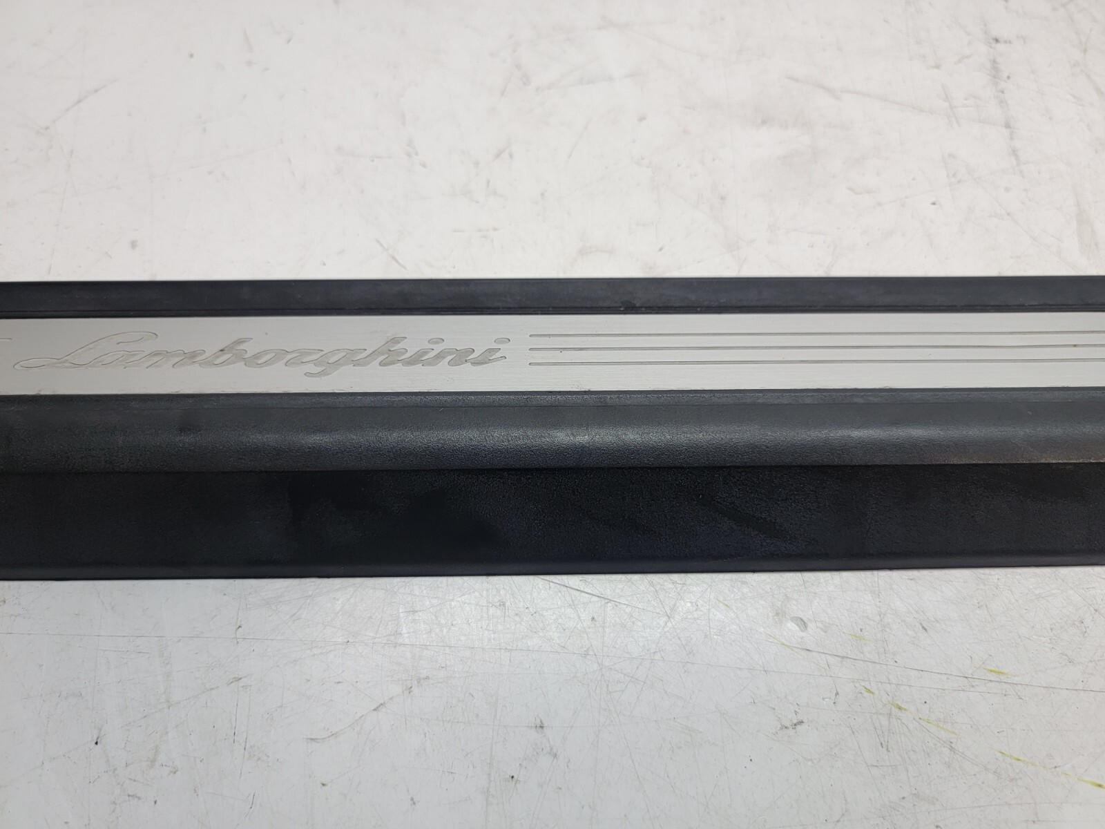 LAMBORGHINI URUS DRIVER LEFT SIDE SCUFF PLATE SILL KICK PLATE OEM 4ML853373 