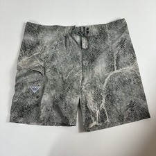 Columbia Green Realtree Mako PFG Offshore II UPF 50 Board Shorts Mens 40 Cargo