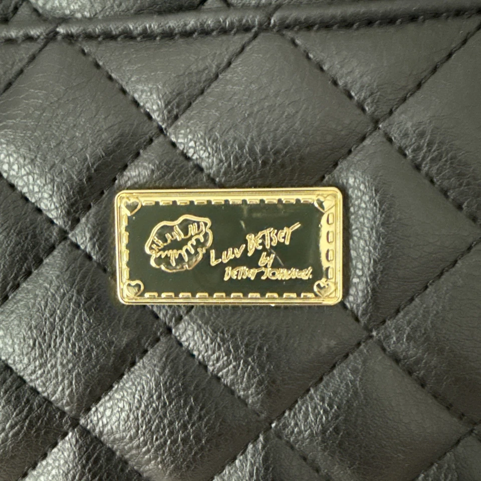 Adorable silla de montar grande Betsey Johnson Weekender con correa para el hombro Foto 3 de 4