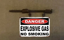 WEATHERED METAL HO SCALE HANGING BUILDING SIGN EXPLOSIVE GAS HOH37