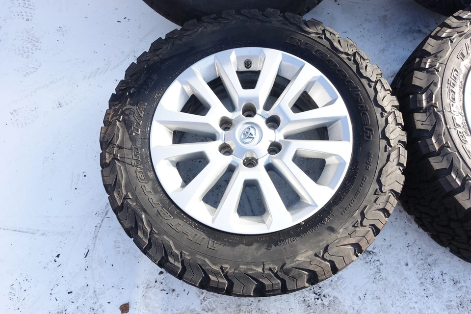 18" Alufelge + Reifen 265/60 R18 Toyota Landcruiser J150 42611-60B40 All Terrain - Bild 4 von 4
