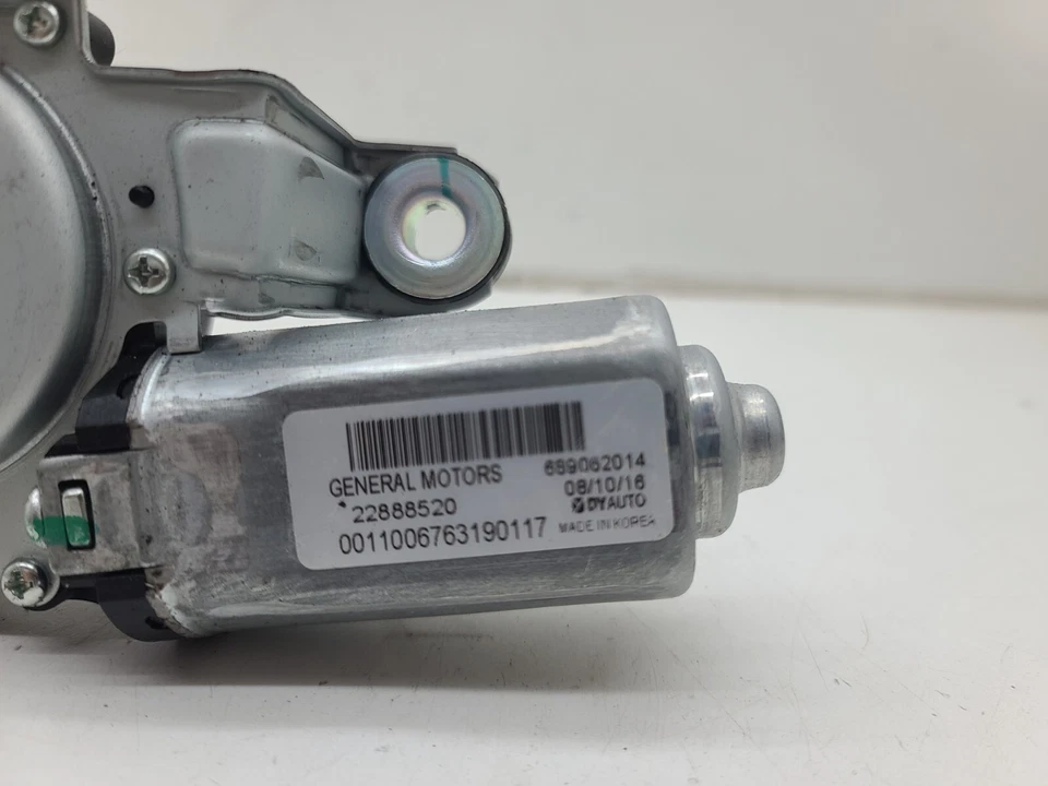2017 - 2020 Buick Envision Rear Wiper Arm Motor OEM 22888520 - Image 2 of 4