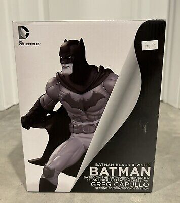 DC Collectibles BATMAN Black & White Statue By Greg Capullo DC Collectibles BATMAN Black & White Statue By Greg Capullo