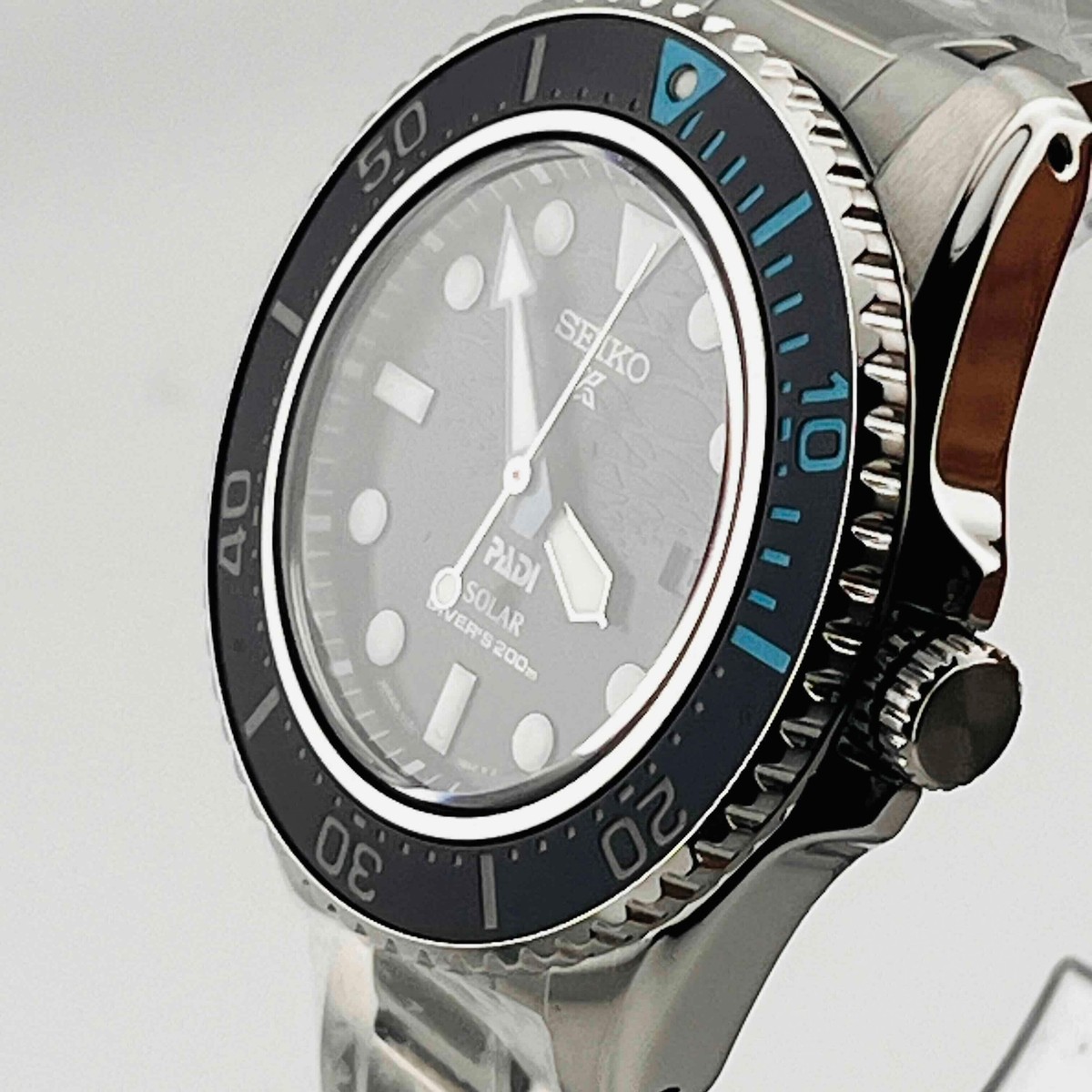 SEIKO PROSPEX PADI SBDJ057 V157-0DS0 200m Solar Date Blue Dial