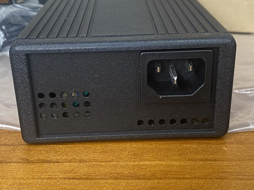 Fuente de alimentación Tiger Power Lead año 24V 4.5A CC SYM04-3 con cables y manual Foto 4 de 4