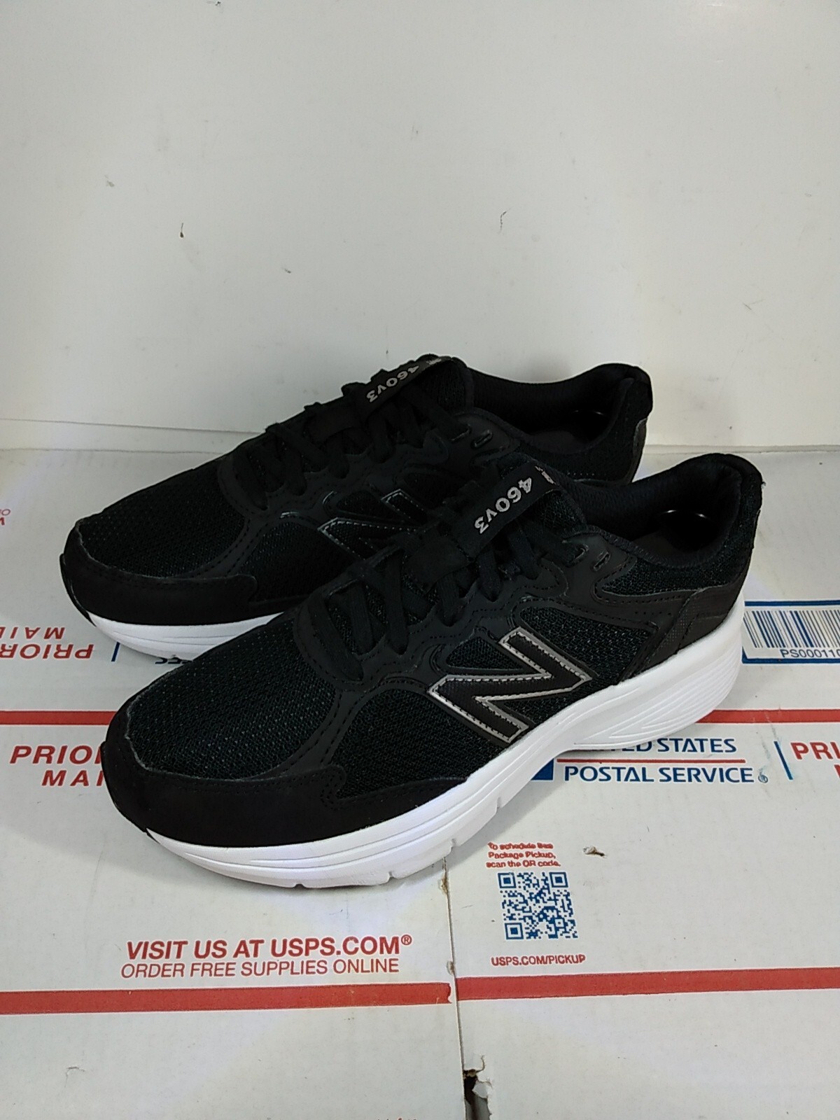 New Balance Women's 460v3 Black/White 6.5 D FAST SHIPPING eBay