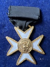 Vintage Gold Toned White Enamel Masonic  Knights Templar Medal Pin