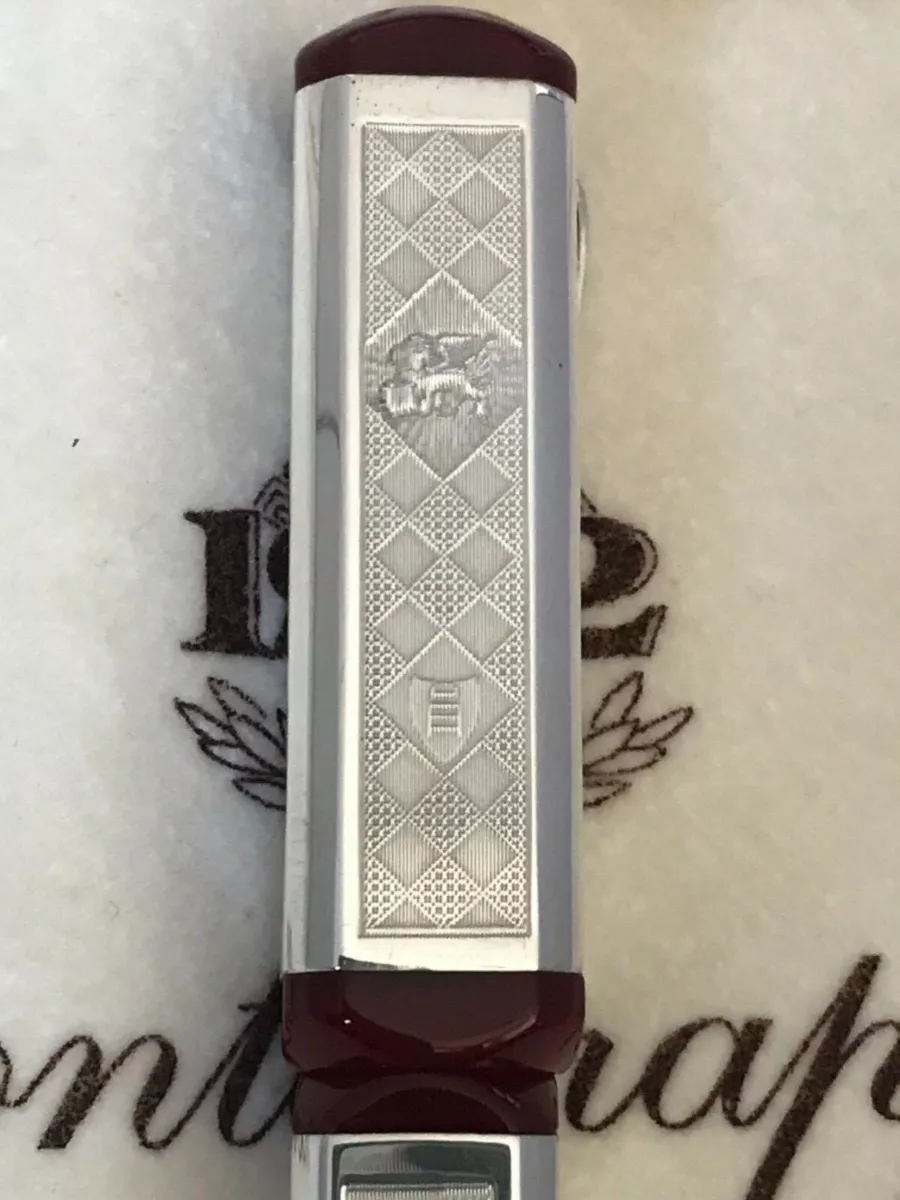 Montegrappa Marostica The Game of Chess LE Rollerball Pen (#191), Sterling  Silver with burgundy lacquer (Mint, in Circular Wooden Box) - Peyton Street  Pens