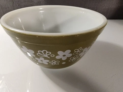 Vintage Pyrex Crazy Daisy Spring Blossom 1 1/2 Pint Mixing Bowl