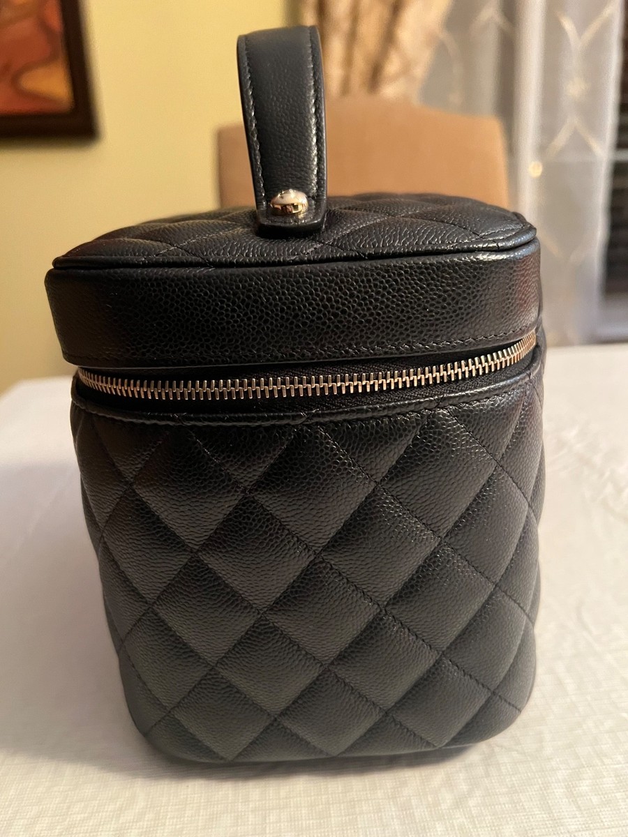 VANITY BAG／black Chanel Black Quilted Vanity Case with Top Handle and Zip | eBay