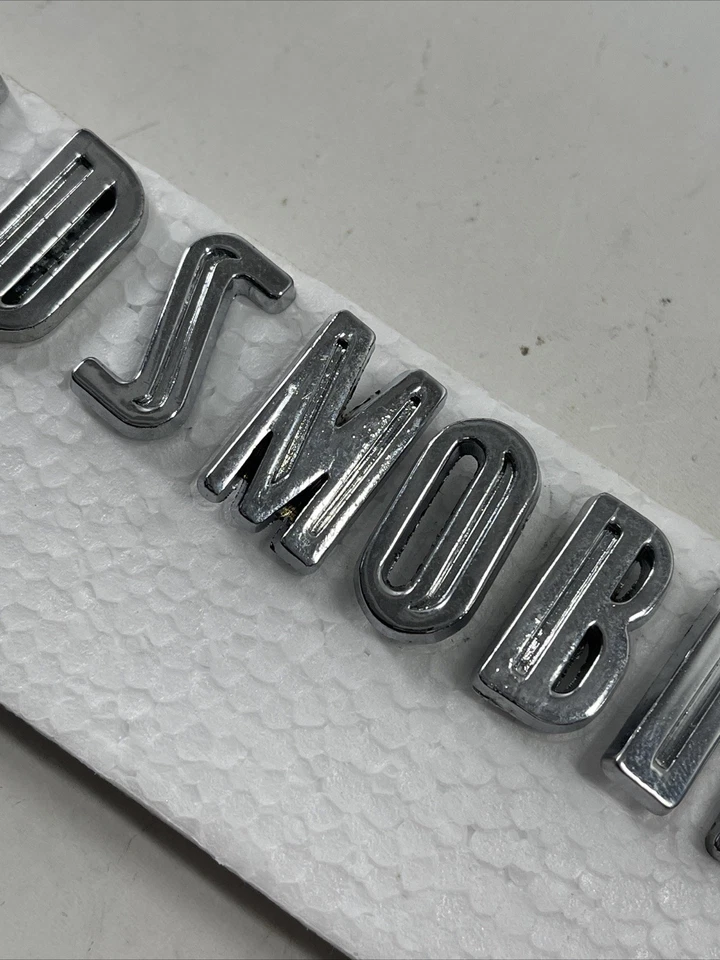 49 Oldsmobile 88 98 1948 capó maletero emblema conjunto de letras u4 Foto 3 de 4