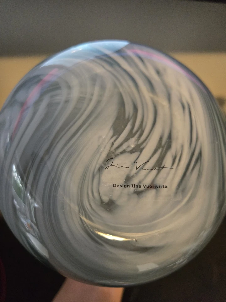 Jarrón de vidrio icónico de Iina Vuorivirta para Ikea gris jaspeado y blanco 10,5" de alto Foto 2 de 4