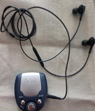 Vintage Pocket FM radio W/headphones Tested