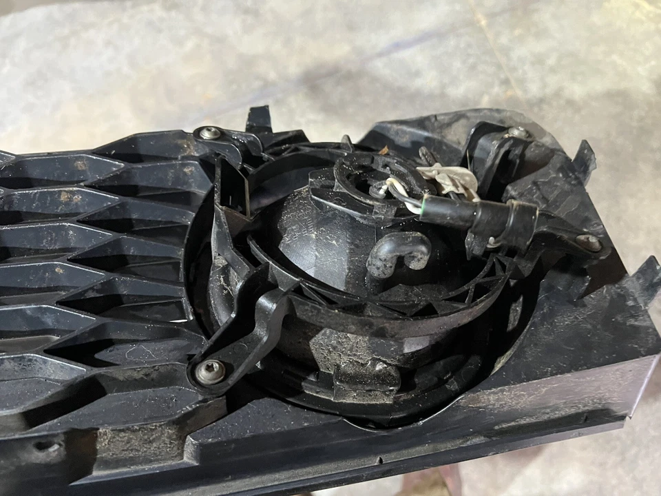 🧲2005-2009 Ford Mustang GT Pony Upper Grille Grill W/ Fog Lights 6R3J8200AEW🧲 - Image 4 of 4