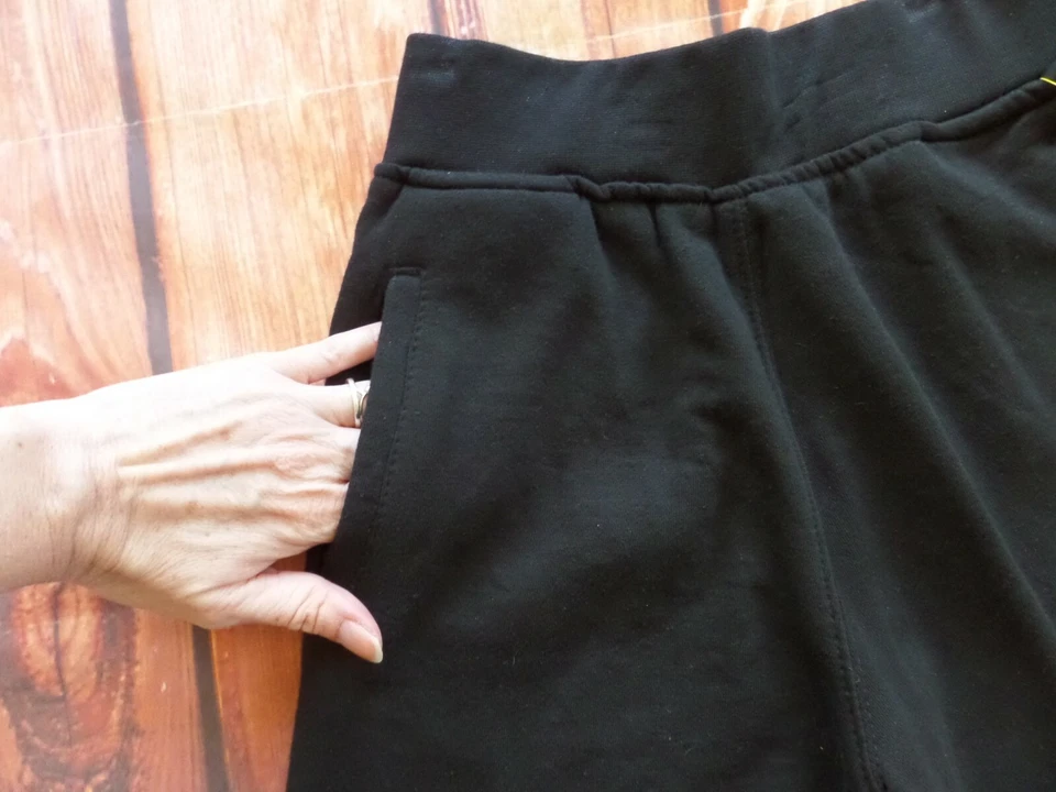 NWT Everlast Sport Boys Black Cotton Blend Logo Shorts size M (8) - Image 2 of 4